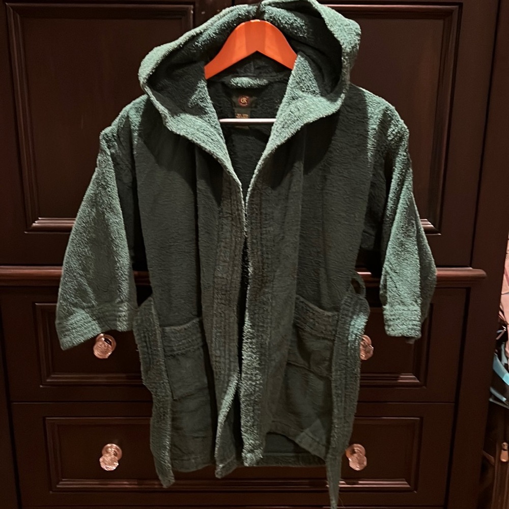 Youth club room robe size S